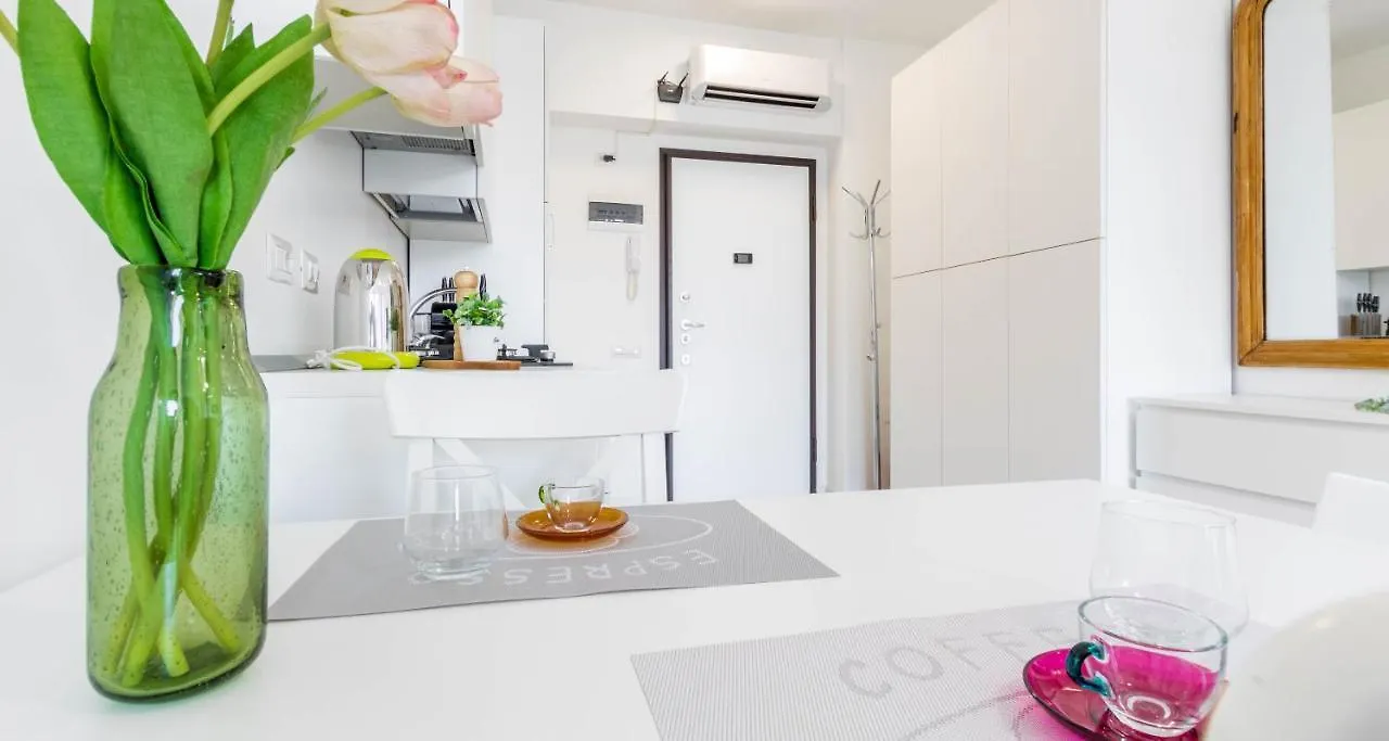Joivy Bright Studio For 3 Near Porta Romana And Ied Milan 0*,