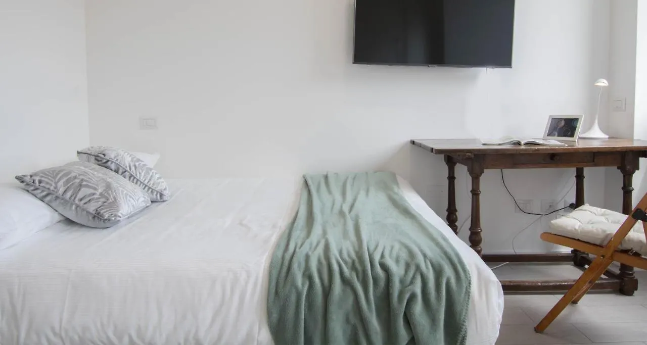 Joivy Bright Studio For 3 Near Porta Romana And Ied Milan